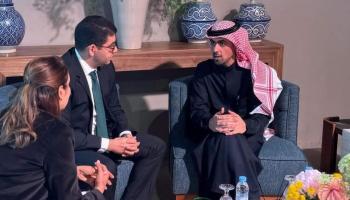 الكاتب السعودي أسامة المسلم مع وزير الثقافة المغربي المهدي بنسعيد